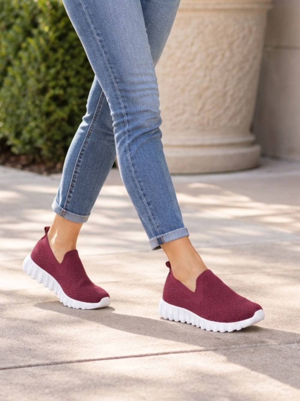 Bernie Mev Gravitas Burgundy Knit Slip-On Sneakers EU 40 US 9 NWT
